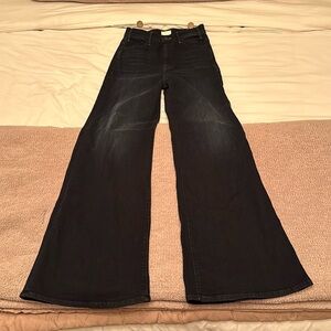 Mother Hustler Roller Sneak Jeans Size 25